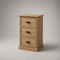 Comodino alto rettangolare in legno con 3 cassetti, rovere naturale e maniglie nere, 44 × 38 × 78 cm